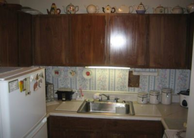 An image of the kitchen inside the charleston apartments